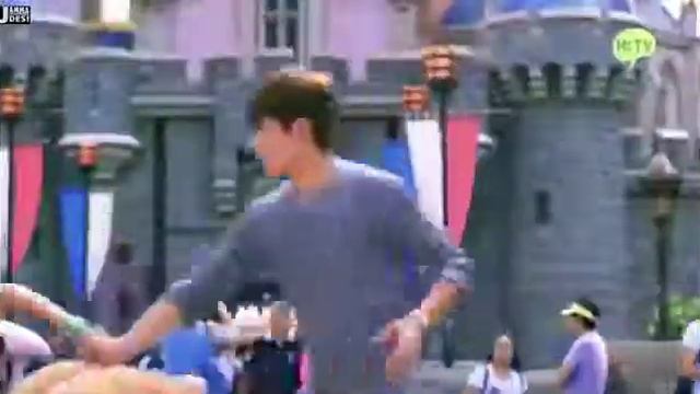 aise na mujhe tum dekho seene se laga lunga best song vampire love story смотреть онлайн