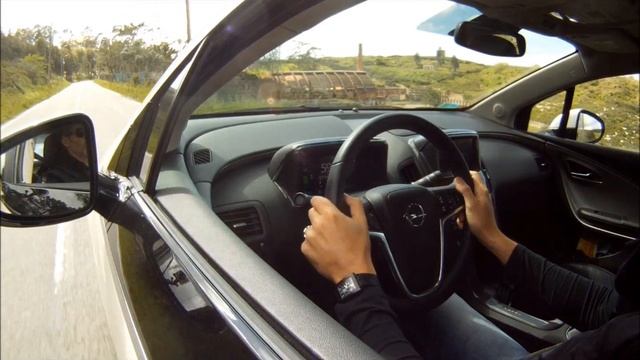 OPEL AMPERA 2013, o 'quase' elétrico! смотреть онлайн