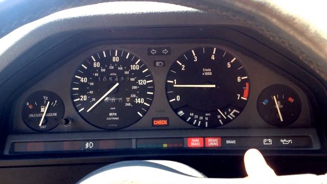1986 BMW E30 2.7i warm start смотреть онлайн