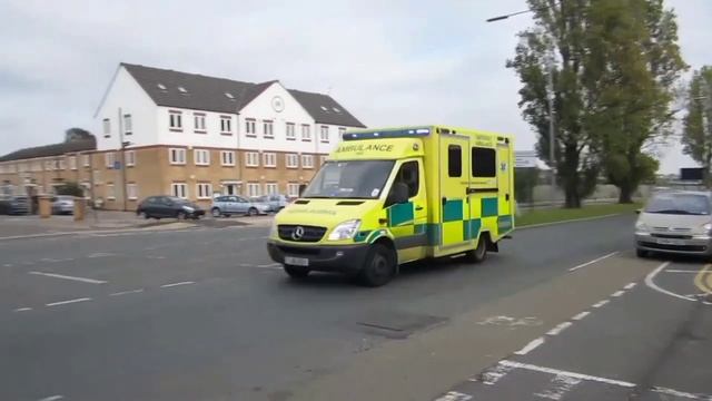 INSANE HOWLER SIREN!! CRITICAL CARE Doctor, Police Cars & Fire Engines Responding! смотреть онлайн