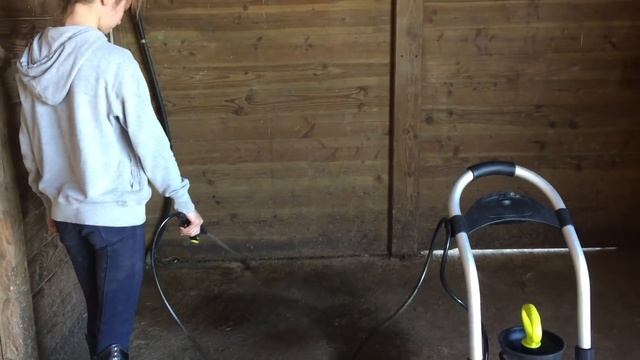 Le MAG de Zoé : Vlog Ushi, on se prépare pour un poulinage à la maison смотреть онлайн