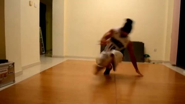 BREAK DANCE DUBAI B-BOY OMAR - CAPELLA CLUB DANCE SCHOOL & ENTERTAINMENT DUBAI