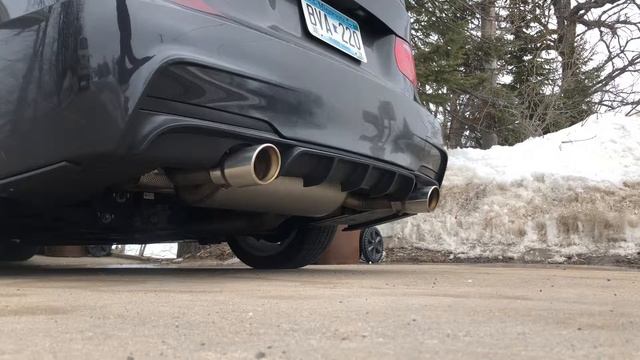 F30 335i cold start - catless downpipe and resonator delete смотреть онлайн