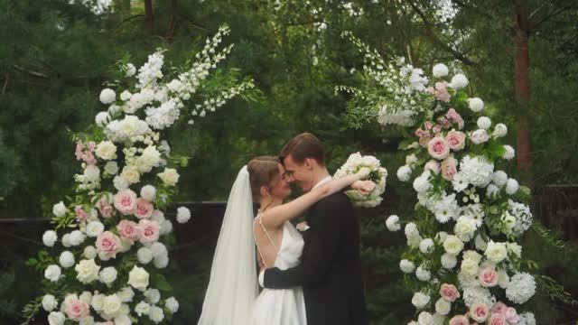 WEDDING CLIP // ЮЛЯ И ДИМА смотреть онлайн