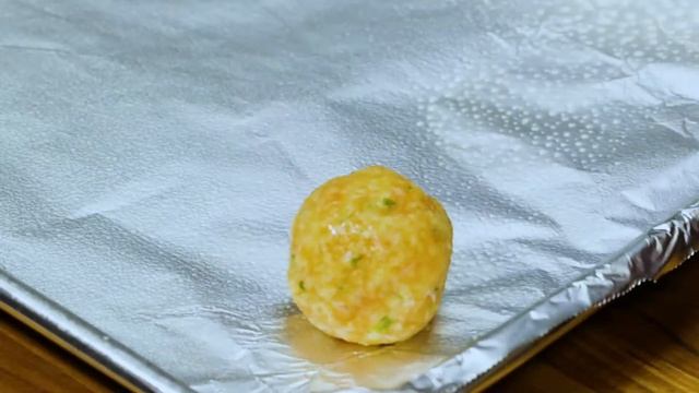 Asian-Style Spicy Salmon Meatballs | Heinz