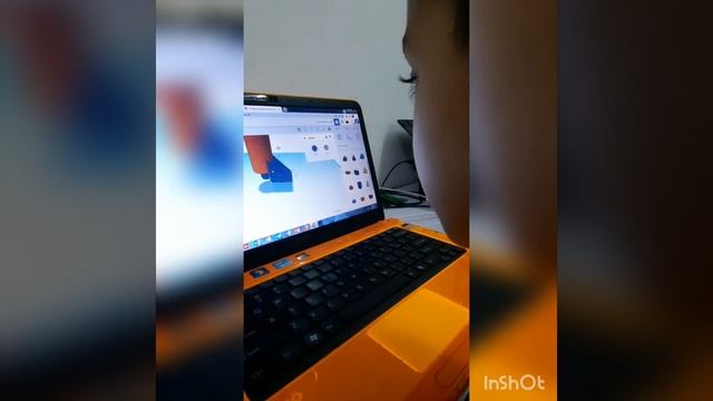 Fayyadh's Rocket using Tinkercad смотреть онлайн