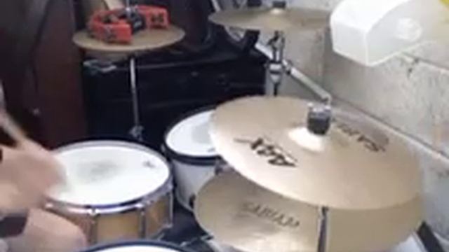 Reni's funky Drumming смотреть онлайн