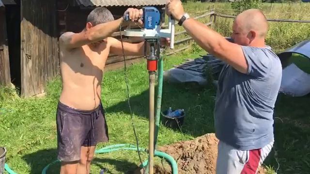 Бурение абиссинской скважины вертлюгом ООО ПомБур смотреть онлайн