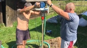 Бурение абиссинской скважины вертлюгом ООО ПомБур