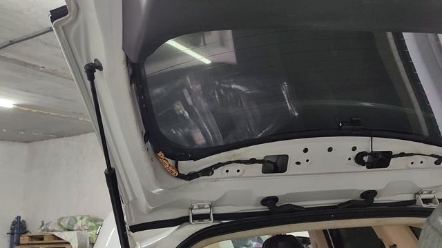 Разбор крышки багажника Mitsubishi Outlander смотреть онлайн