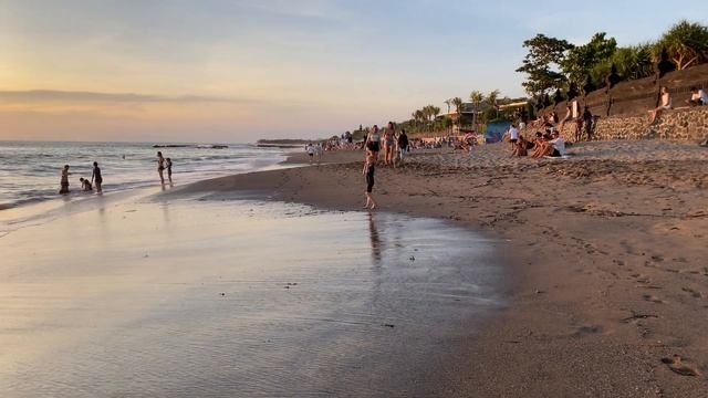 【4K 60 FPS】Bali Walking Tour - Sunset Batu Bolong Beach смотреть онлайн
