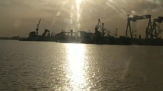 среди больших кораблей смотреть онлайн
