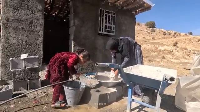 07.11.2023 Герой Благоустройства дома Латает стены Своего Дома смотреть онлайн