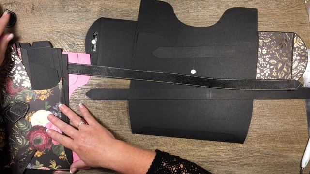 SVG Purse Mini Album ~ Cover & Inserting the Pages ~ Tutorial смотреть онлайн