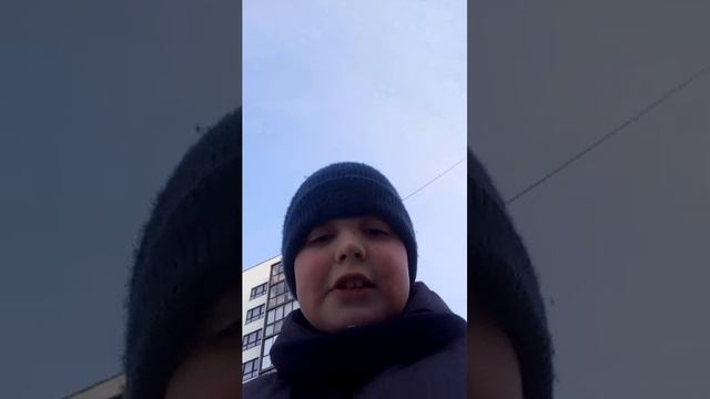 гуляем и заходим в магазин смотреть онлайн