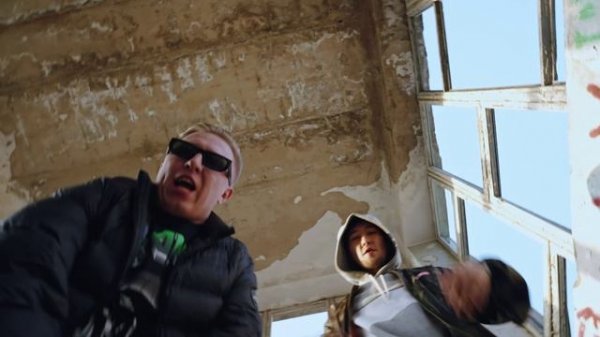 V $ X V PRiNCE, Витя АК - На 2 Их