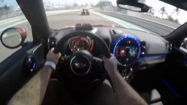MINI Driving Experience at Yas Marina Circuit смотреть онлайн