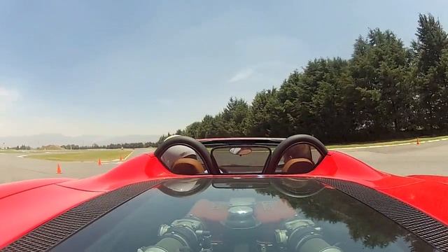 AdventureX Mexico º experiencia FERRARI смотреть онлайн