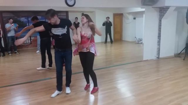 Уроки сальсы в Mambotime. Влад Кузьмин и Татьяна Кондрашова.