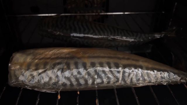 Копченая скумбрия в духовке. Быстро и Невероятная вкуснотища смотреть онлайн