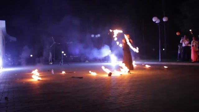 "Сквозь стекло" - 18000 руб. смотреть онлайн