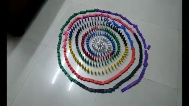 Large Dominos Spiral with 360 Dominos смотреть онлайн