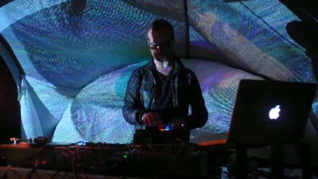 Jérôme Andrieux LIVE @ Planewatching #5, BUD Airport 08 31 2012, Hungary.avi смотреть онлайн