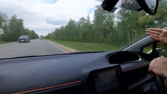 Как правильно обгонять на авто с правым рулем? Дерзкий обгон на правом руле на трассе смотреть онлайн