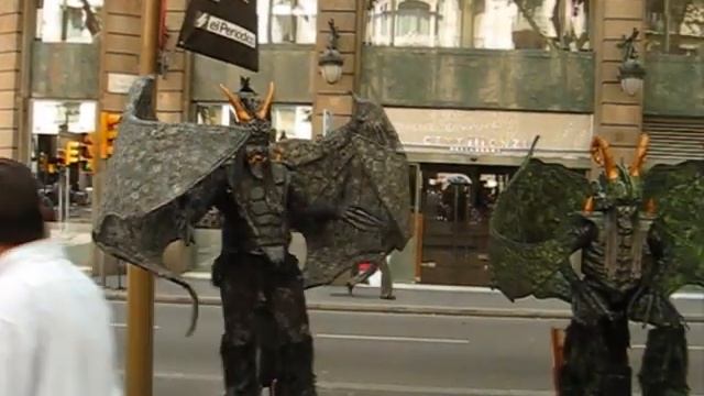 живые скульптуры Барселоны смотреть онлайн