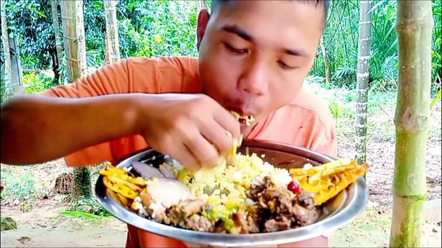 Eating Taro flower with smoke pork curry village food || Garo Mukbang || Garo Food Vlog смотреть онлайн