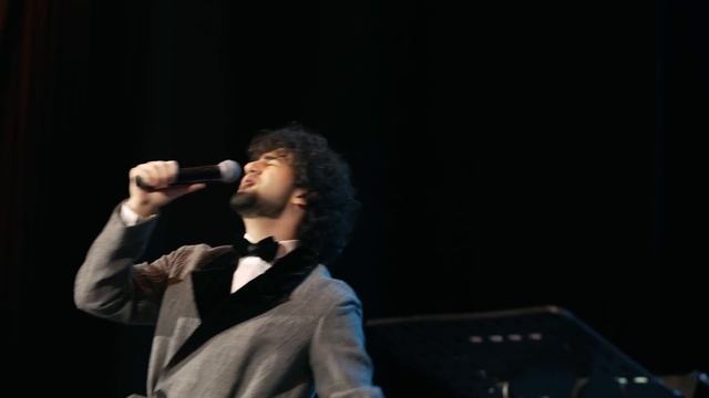 Grisha Asatryan - Vonc Em Sirum