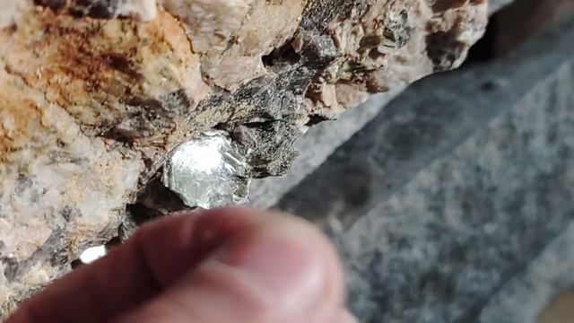 Природное стекло в граните. смотреть онлайн