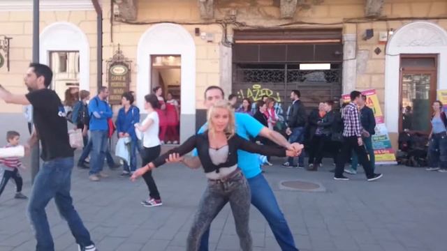 Napocaliente Salsa on the street thursday смотреть онлайн