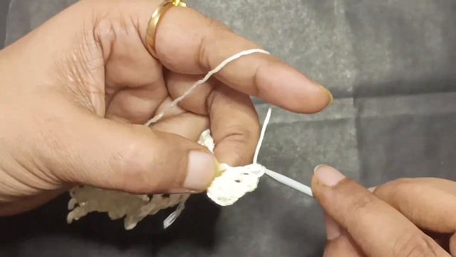 HOW TO MAKE CROCHET MINI ROSE/BEAUTIFUL ROSE/SMALL AND EASY ROSE 🌹🌹🌹 смотреть онлайн