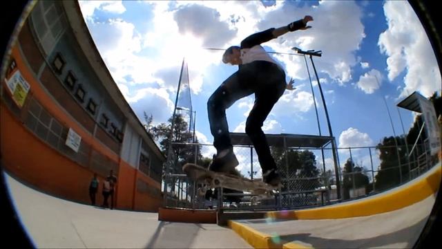 Néstor Verduzco - Madness Grip смотреть онлайн