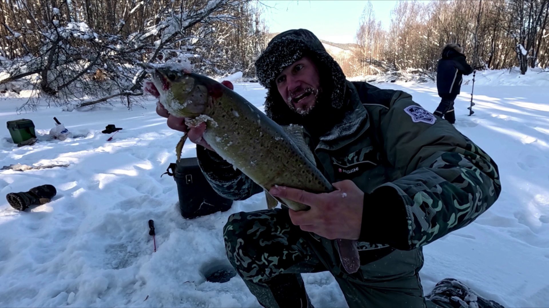 Ленок Оголодал! Горная Рыбалка смотреть онлайн