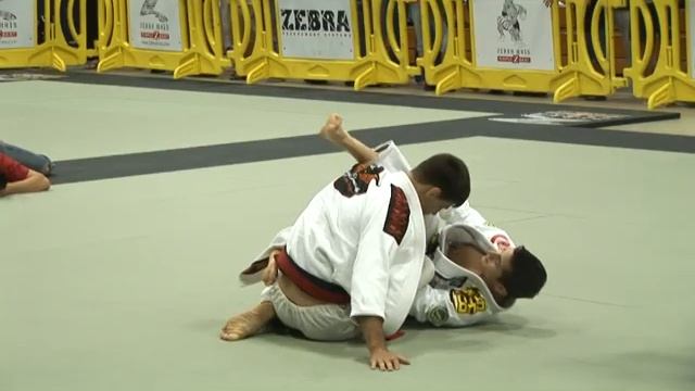 Cage Insider - BJJ Superfight. Jose Adriano vs. Caio Terra at the 2010 Northeast Gracie Open. смотреть онлайн
