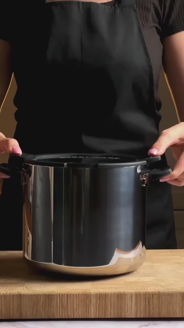 Летний холодный суп в кастрюле Compact Chef