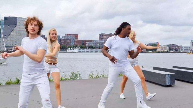 Salsa choreography on Infinity - Olamide ft. Omah Lay смотреть онлайн