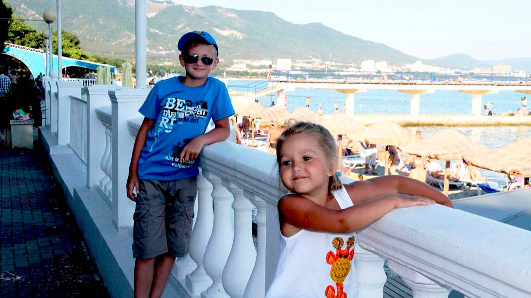 ДЕТСКАЯ ПЛОЩАДКА САНАТОРИЯ ГОЛУБАЯ ВОЛНА ☼ ЧЕРНОЕ МОРЕ ГЕЛЕНДЖИК 2016 День #8 смотреть онлайн