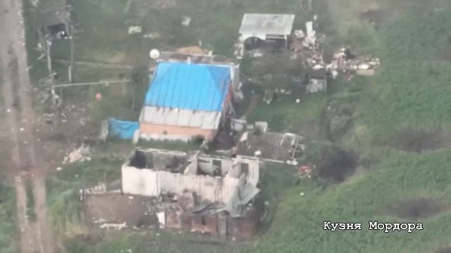 Уничтожение группы бойцов ВСУ спрятавшихся в укрытие, 2022 смотреть онлайн