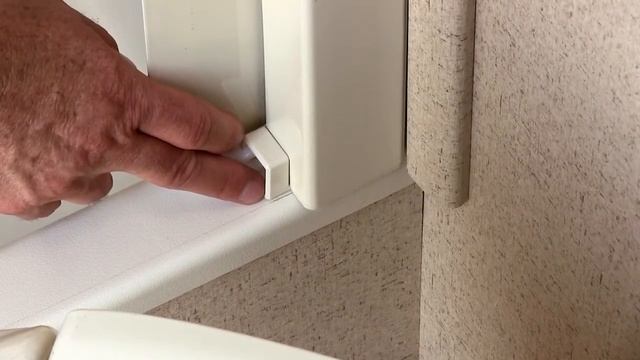 RV Nautilus Retractable Shower Door Installation смотреть онлайн
