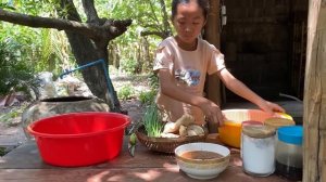 Busy market show, Smart girl Pich buy river fish and ingredients for cooking -Cooking with Sreypich