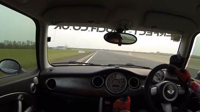 R53 Mini Cooper S Trackday Bedford Autodrome SW 17/4/19 смотреть онлайн
