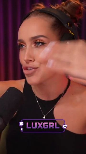 Luxury Girl испугала парня на улице смотреть онлайн