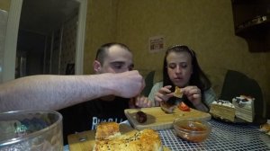 МУКБАНГ ДРУГАЯ ВЕРСИЯ - ШАШЛЫК / МЯСНЫЕ КОЛБАСКИ НА ГРИЛЕ / ЛЕПЕШКА / ТОРТ / MUKBANG ASMR АСМР