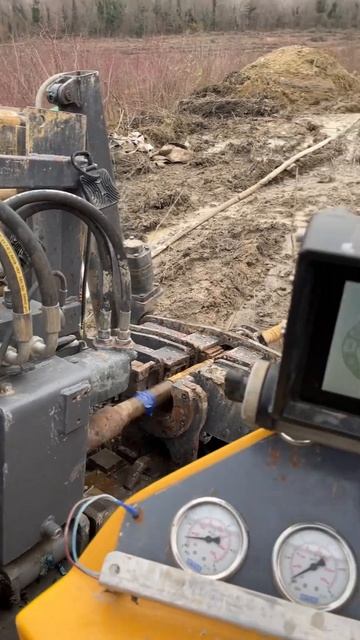 Бурением сложных грунтах с камнем #shortvideo #shortsvideo #youtube смотреть онлайн