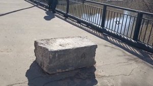 р. Воря, плотина у фабрики КРАФ, г. Красноармейск. Мутные воды, в мутное время...