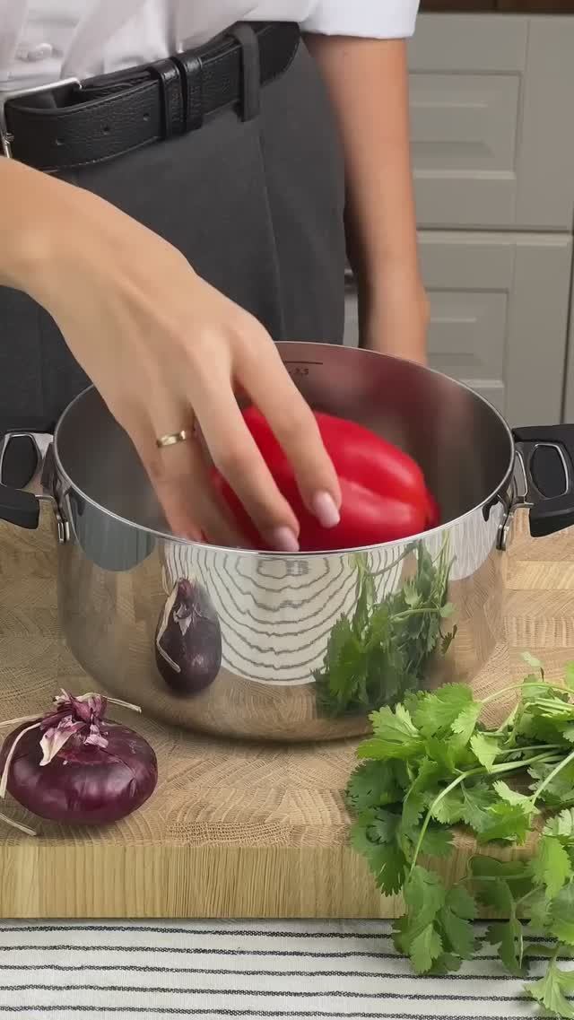 Рецепт салата с запеченными перцами от Vitax в кастрюле Compact Chef