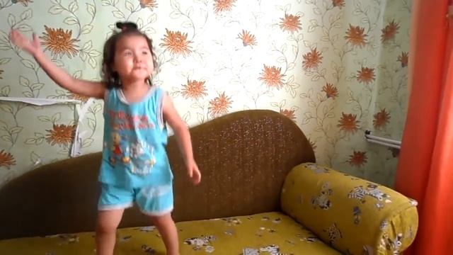 танец девочки и белки смотреть онлайн